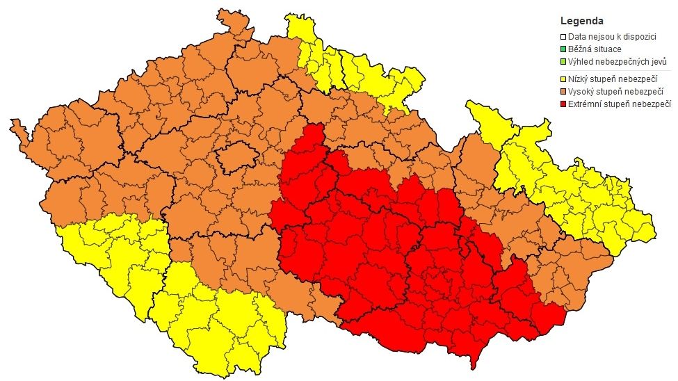 Extrémní stupeň nebezpečí na Vysočině a jižní Moravě, může napršet až 100 milimetrů